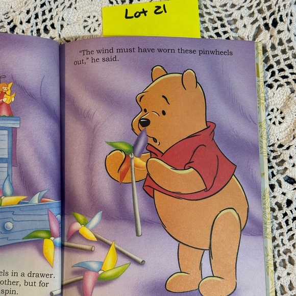 Elmo and Pooh Holiday Storybook Set - Picture 8 of 9